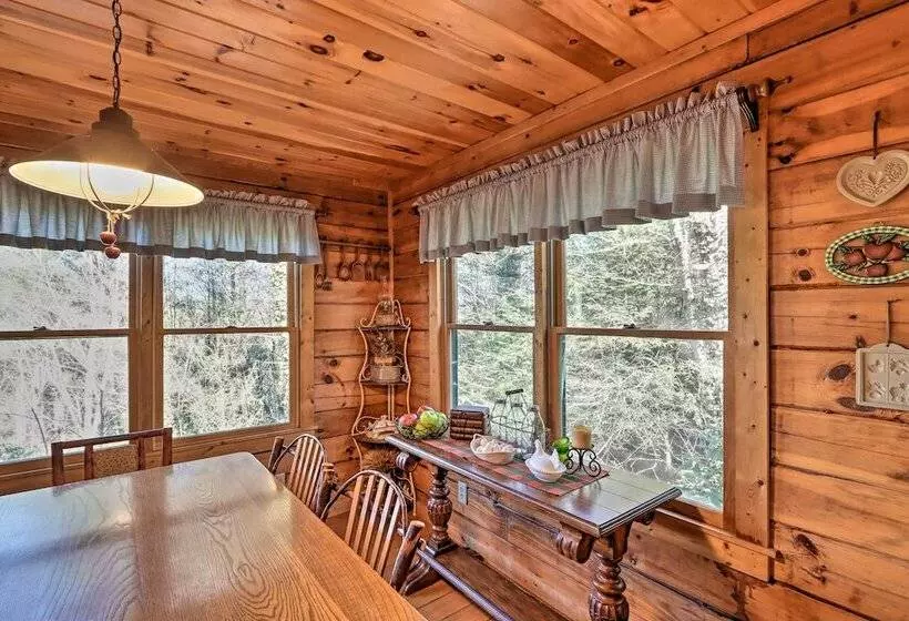 High Country Cabin W/ Fire Pit & Hot Tub!