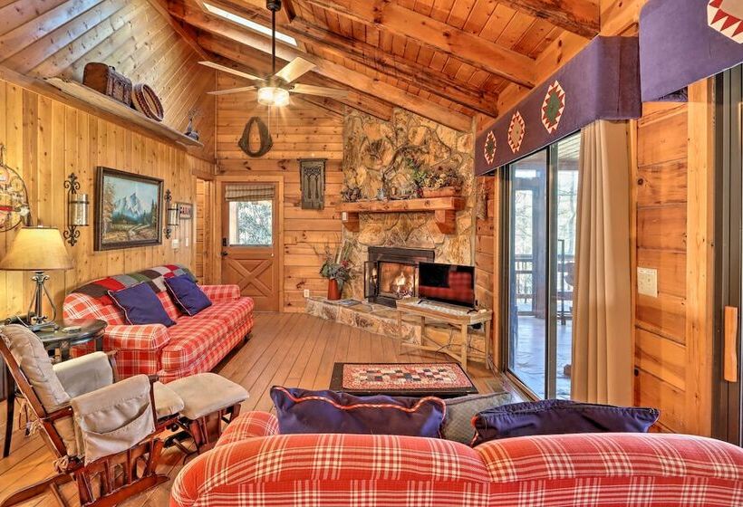 High Country Cabin W/ Fire Pit & Hot Tub!