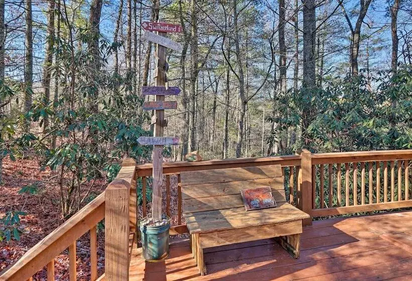 High Country Cabin W/ Fire Pit & Hot Tub!