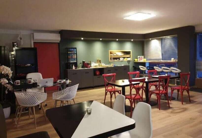 Отель Enjoy Hôtel