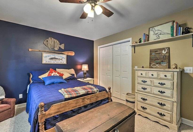 Idyllic Hawkinsville Retreat: Large Fire Pit!