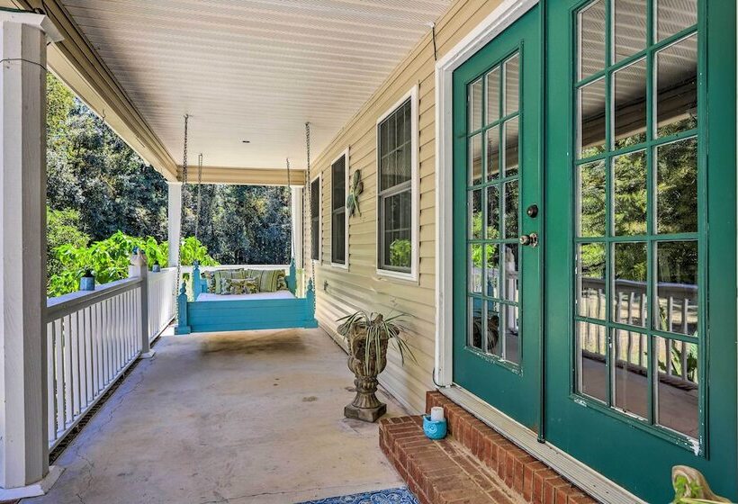 Idyllic Hawkinsville Retreat: Large Fire Pit!