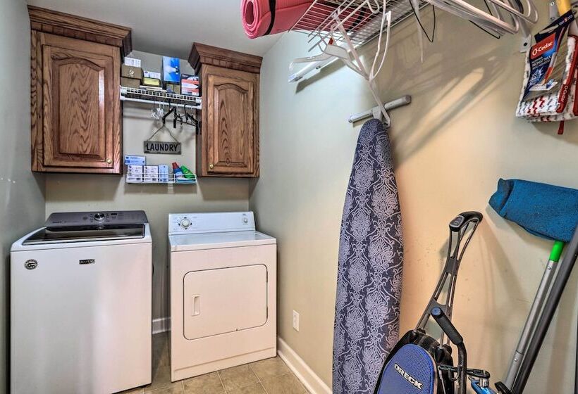 Idyllic Hawkinsville Retreat: Large Fire Pit!