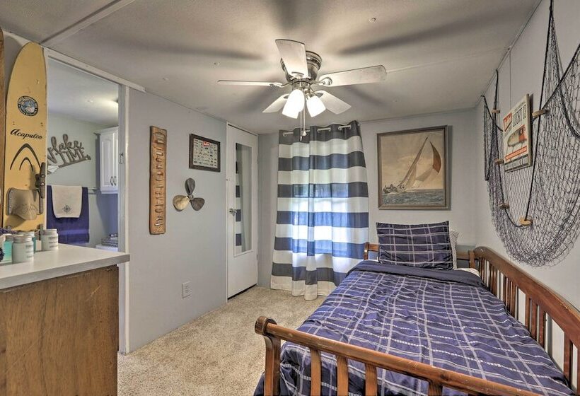 Lake Sinclair House W/ Lake Access & Kayaks!