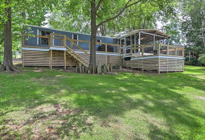 Lake Sinclair House W/ Lake Access & Kayaks!