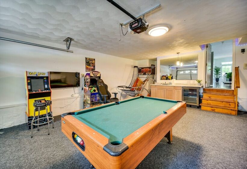 Lakefront Chesapeake Retreat W/ Hot Tub!