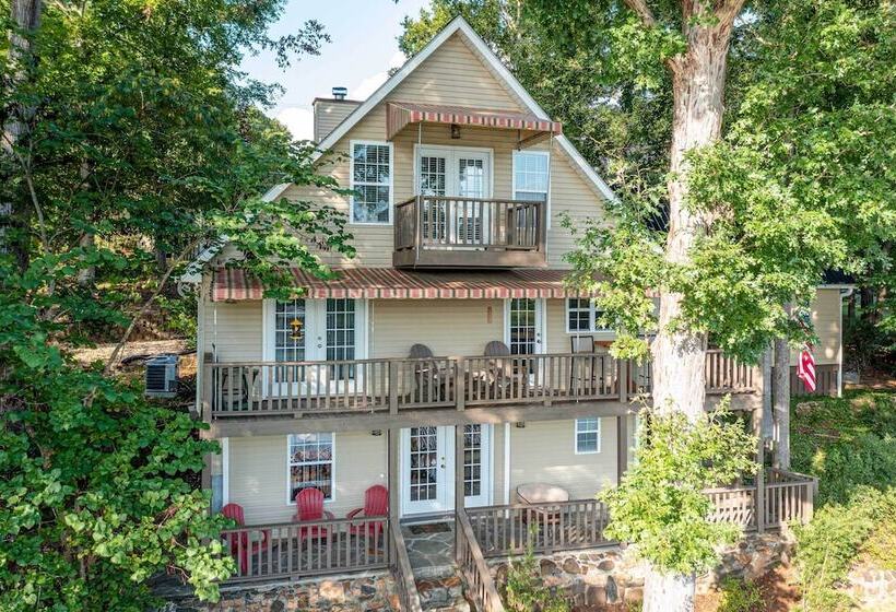 Lakefront Home W/ Entertainment Space & Dock!