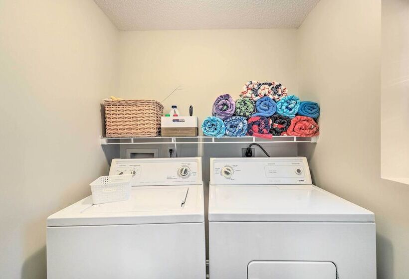 Lakefront Home W/ Entertainment Space & Dock!