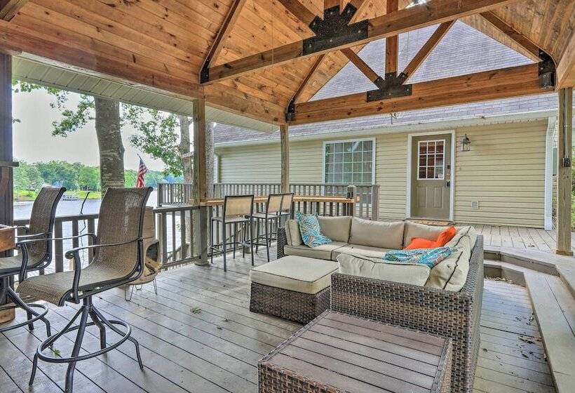 Lakefront Home W/ Entertainment Space & Dock!