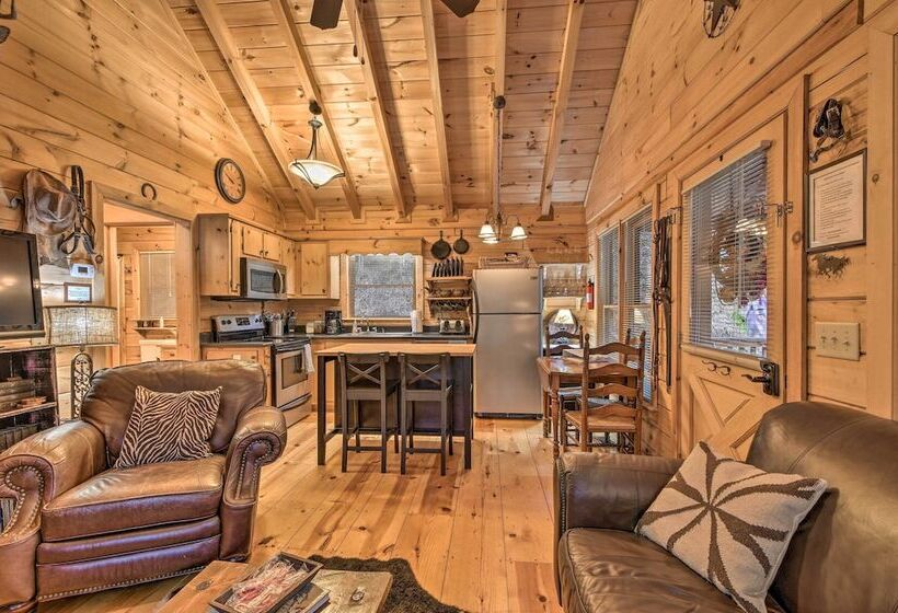 Cherry Log Cabin: 10 Min To Ellijay/blue Ridge!