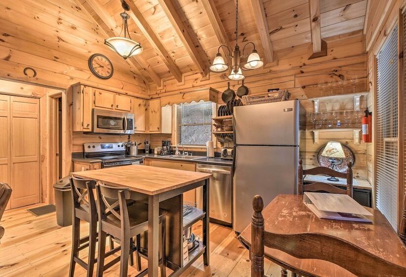 Cherry Log Cabin: 10 Min To Ellijay/blue Ridge!