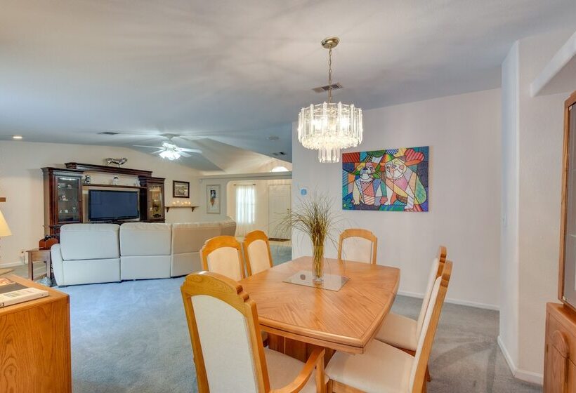 Lovely Lake Hartwell Retreat With Dock & Grill!