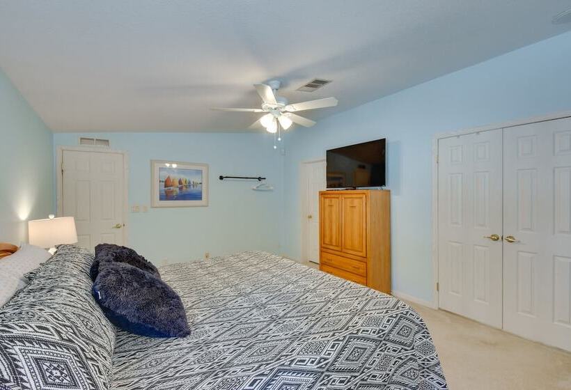 Lovely Lake Hartwell Retreat With Dock & Grill!