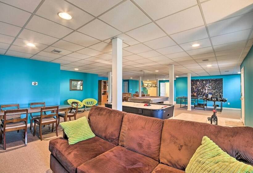 Luxe Lake House W/ Pool & Dock On Deep Water Cove!