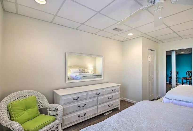 Luxe Lake House W/ Pool & Dock On Deep Water Cove!