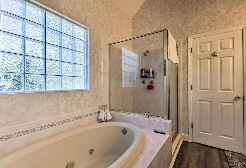 Luxe Lake House W/ Pool & Dock On Deep Water Cove!