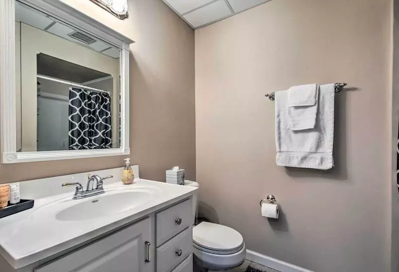 Luxe Lake House W/ Pool & Dock On Deep Water Cove!