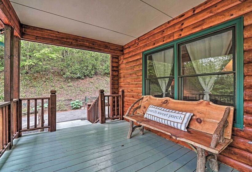 Luxury Clayton Cabin W/ Expansive Deck & Grill!