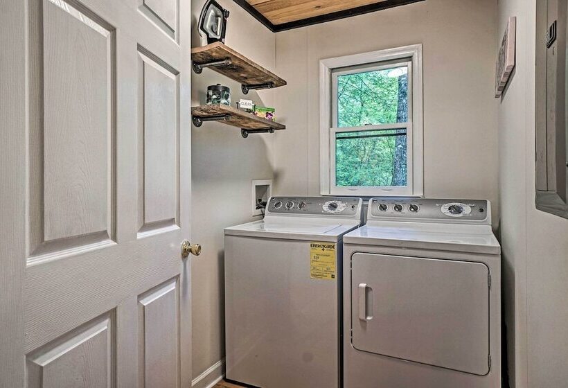 Luxury Clayton Cabin W/ Expansive Deck & Grill!