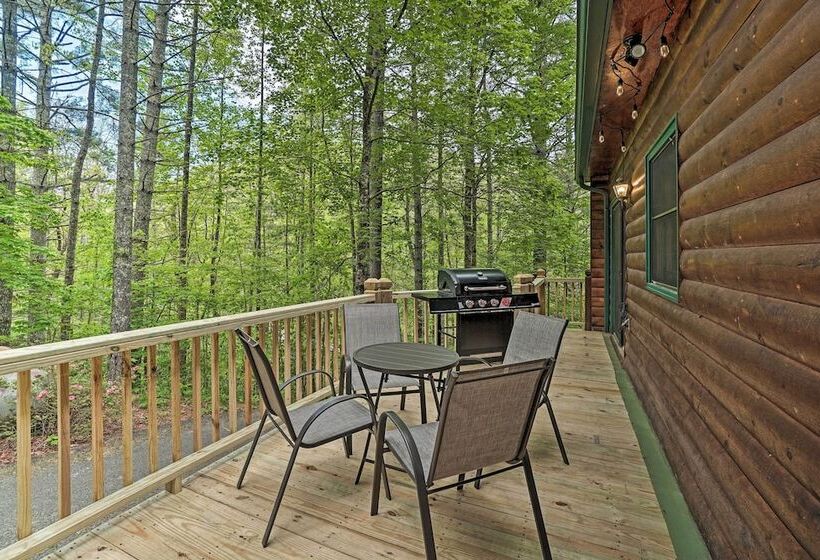 Luxury Clayton Cabin W/ Expansive Deck & Grill!