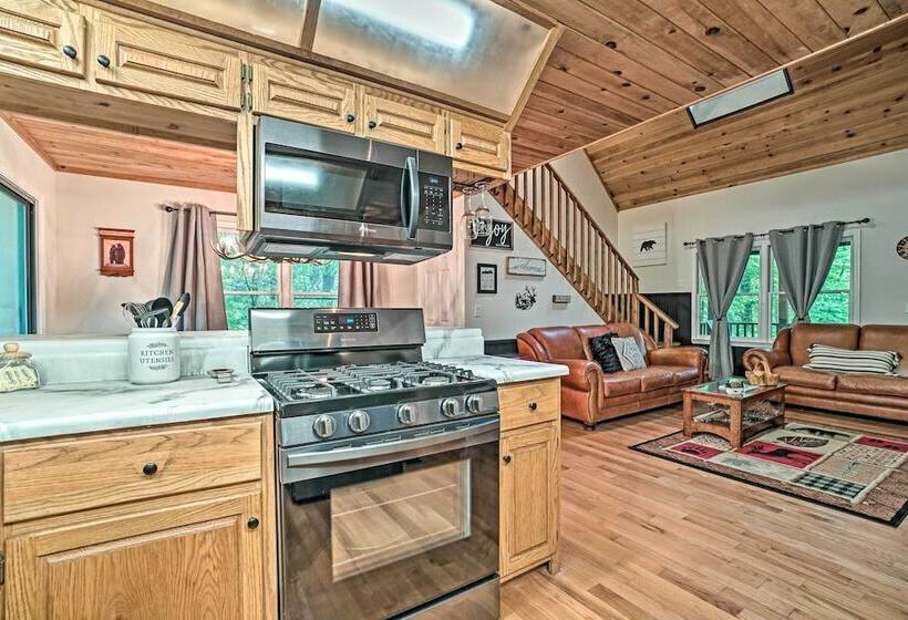 Luxury Clayton Cabin W/ Expansive Deck & Grill!