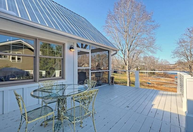 Luxury Lakefront Hiawassee Cottage W/ Boat Dock!
