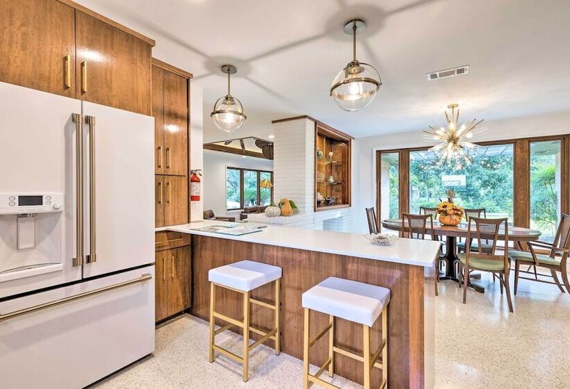 Mid Century Dream Home < Half Mile To Beach!