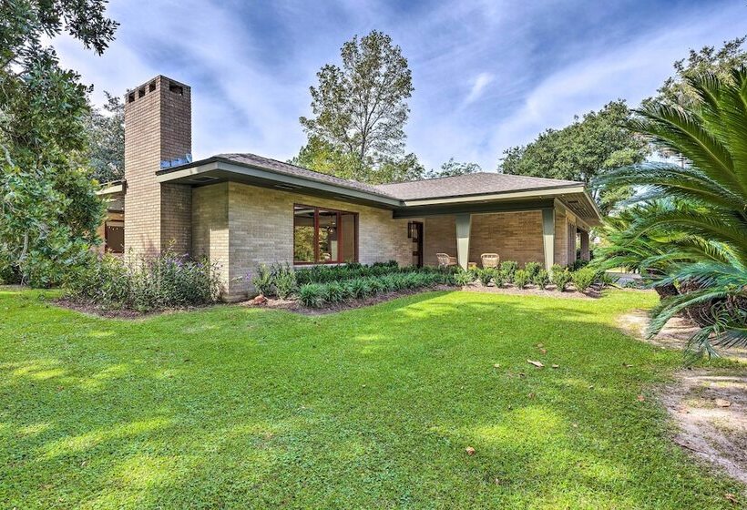 Mid Century Dream Home < Half Mile To Beach!