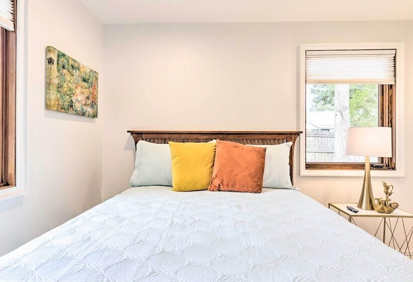 Mid Century Dream Home < Half Mile To Beach!