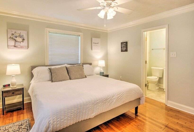 Modern Jackson Home W/ Yard ~ 8 Mi To Dtwn!