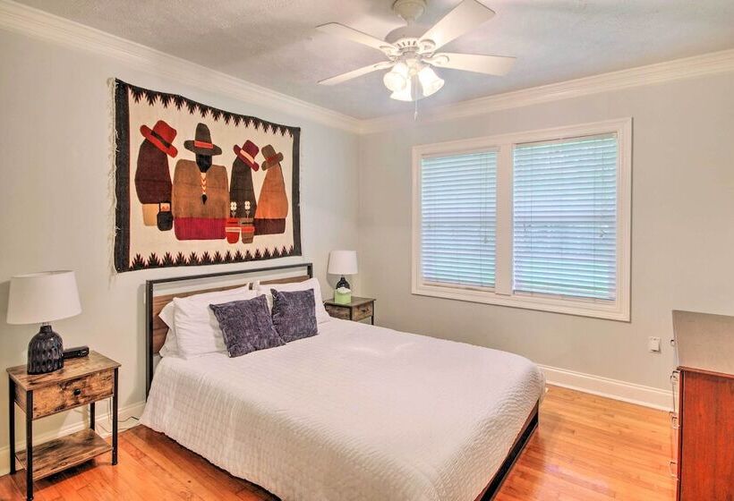 Modern Jackson Home W/ Yard ~ 8 Mi To Dtwn!