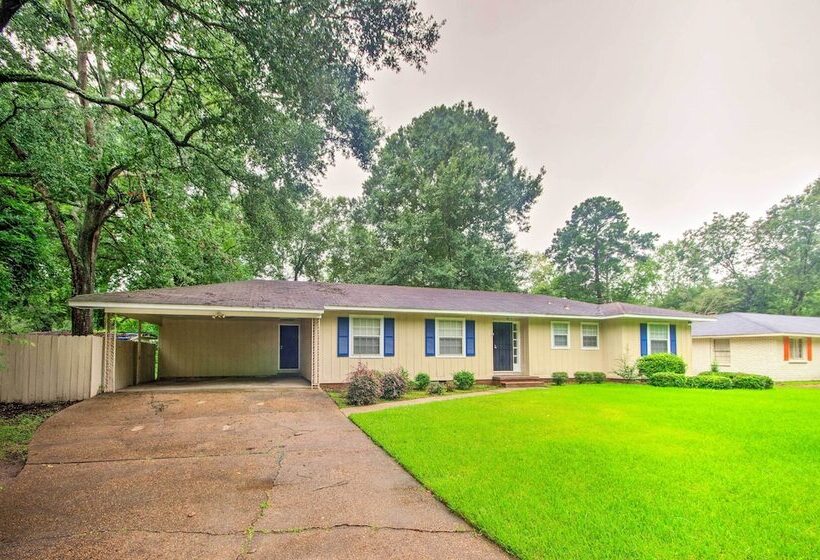 Modern Jackson Home W/ Yard ~ 8 Mi To Dtwn!