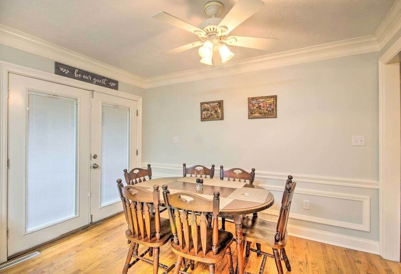 Modern Jackson Home W/ Yard ~ 8 Mi To Dtwn!