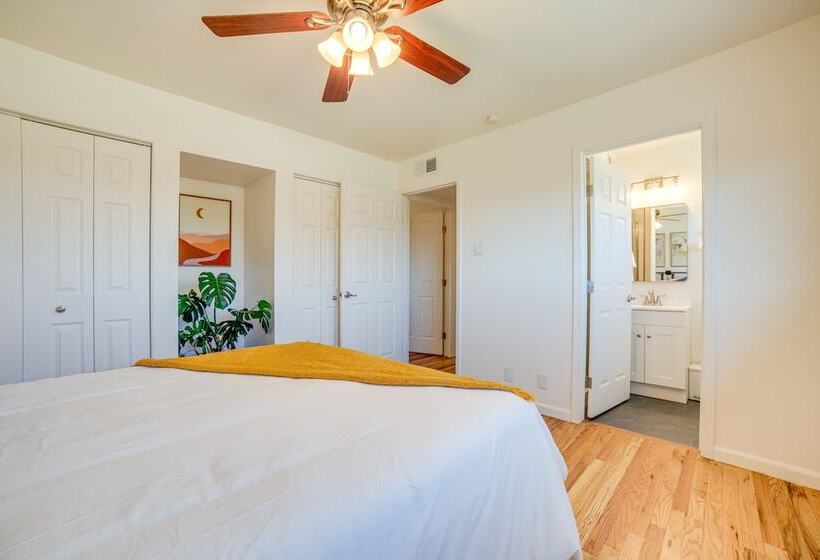 Modern Reno Home W/ Mountain View: Near Downtown!