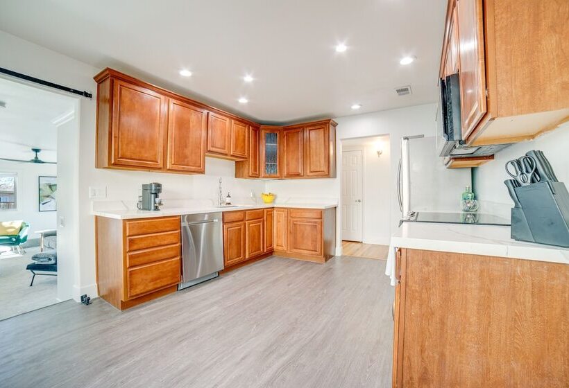 Modern Reno Home W/ Mountain View: Near Downtown!