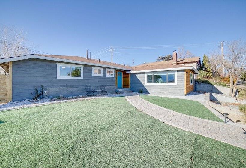 Modern Reno Home W/ Mountain View: Near Downtown!