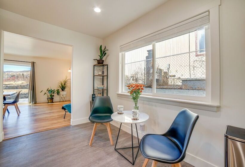 Modern Reno Home W/ Mountain View: Near Downtown!