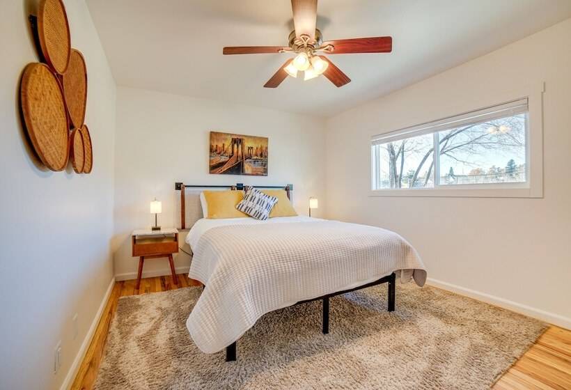 Modern Reno Home W/ Mountain View: Near Downtown!