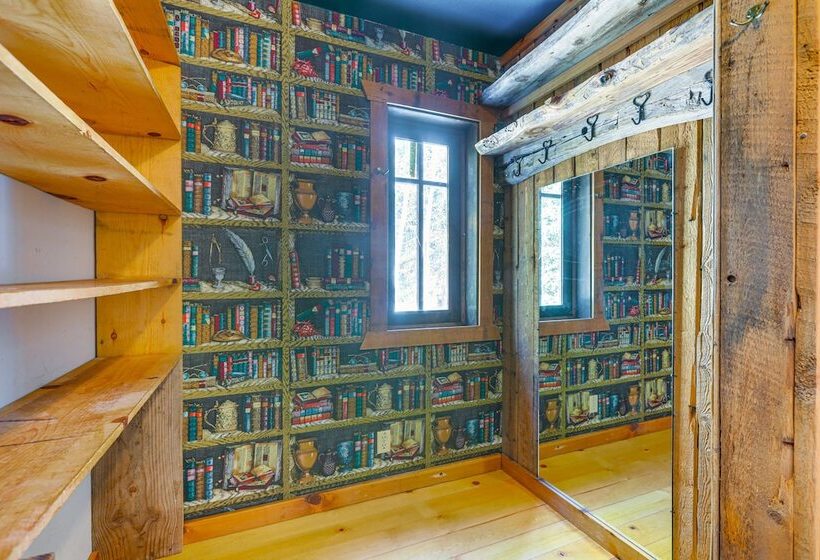 Mountain Chalet Getaway: Steps To Crystal River!