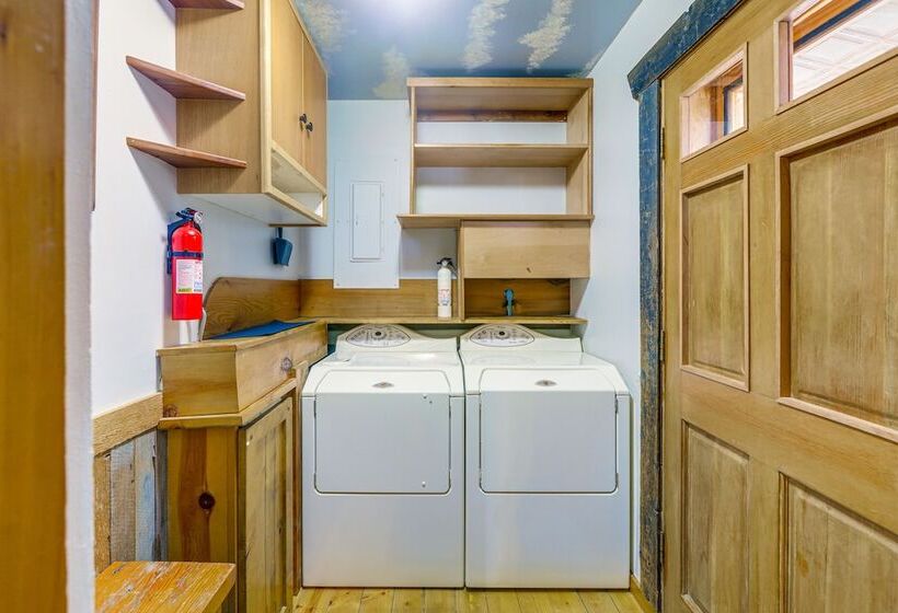 Mountain Chalet Getaway: Steps To Crystal River!