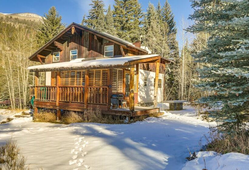 Mountain Chalet Getaway: Steps To Crystal River!