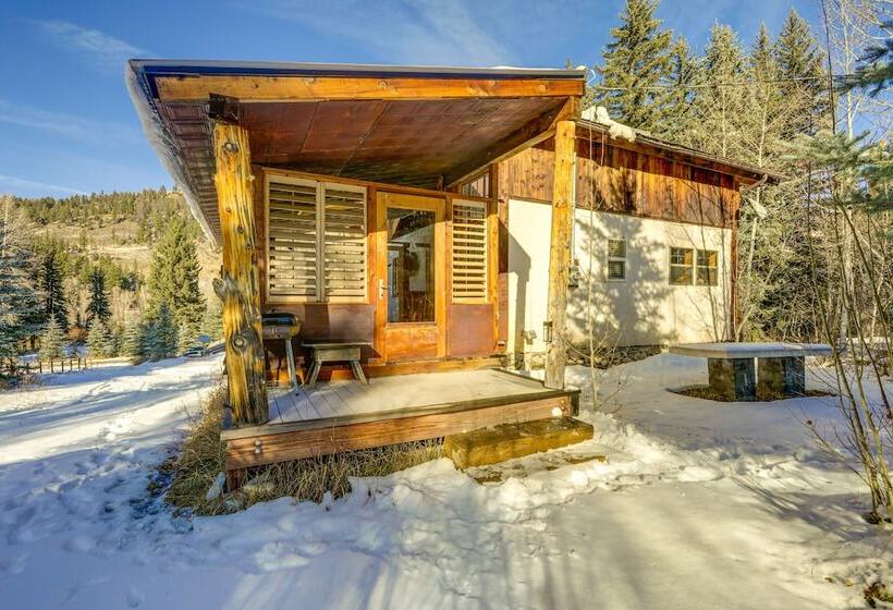 Mountain Chalet Getaway: Steps To Crystal River!