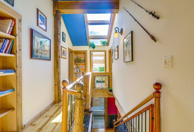 Mountain Chalet Getaway: Steps To Crystal River!