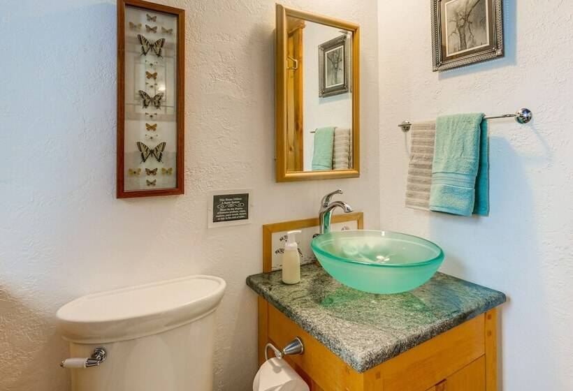 Mountain Chalet Getaway: Steps To Crystal River!