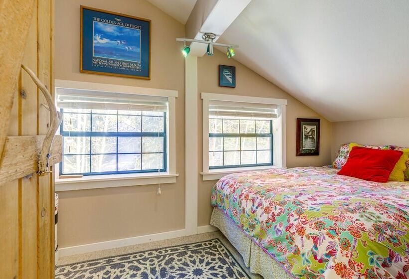 Mountain Chalet Getaway: Steps To Crystal River!