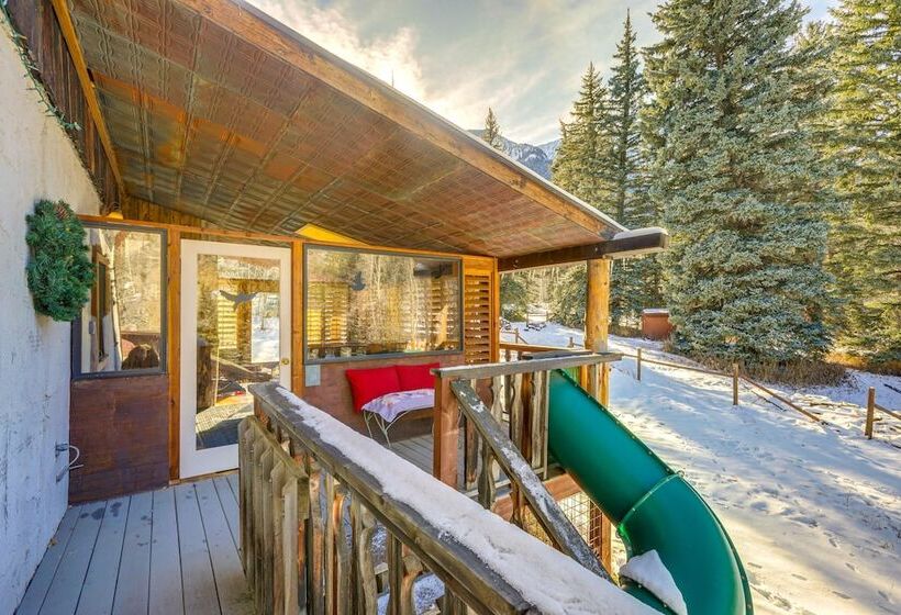 Mountain Chalet Getaway: Steps To Crystal River!