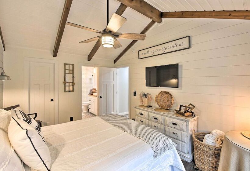 Deck & Fire Pit Bliss: Mountaintown Creek Cottage!