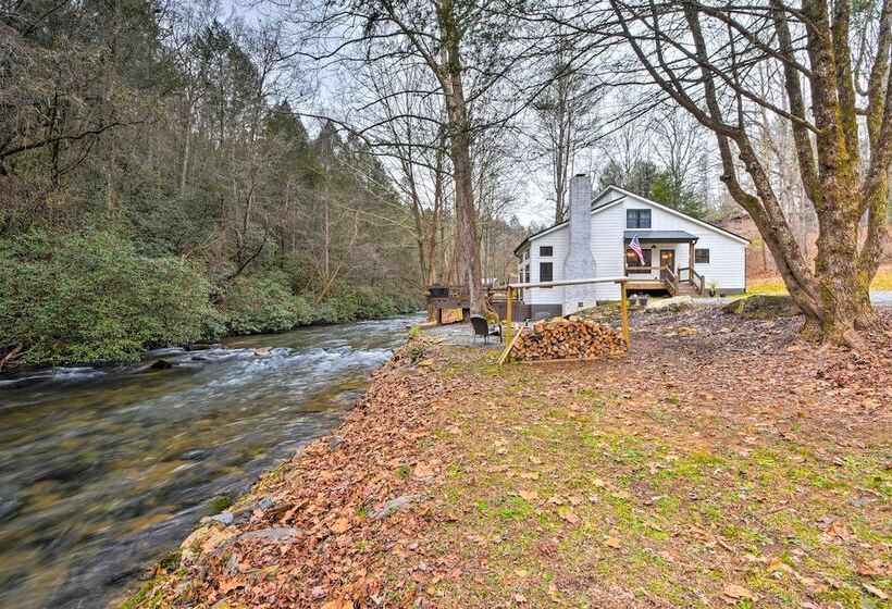 Deck & Fire Pit Bliss: Mountaintown Creek Cottage!