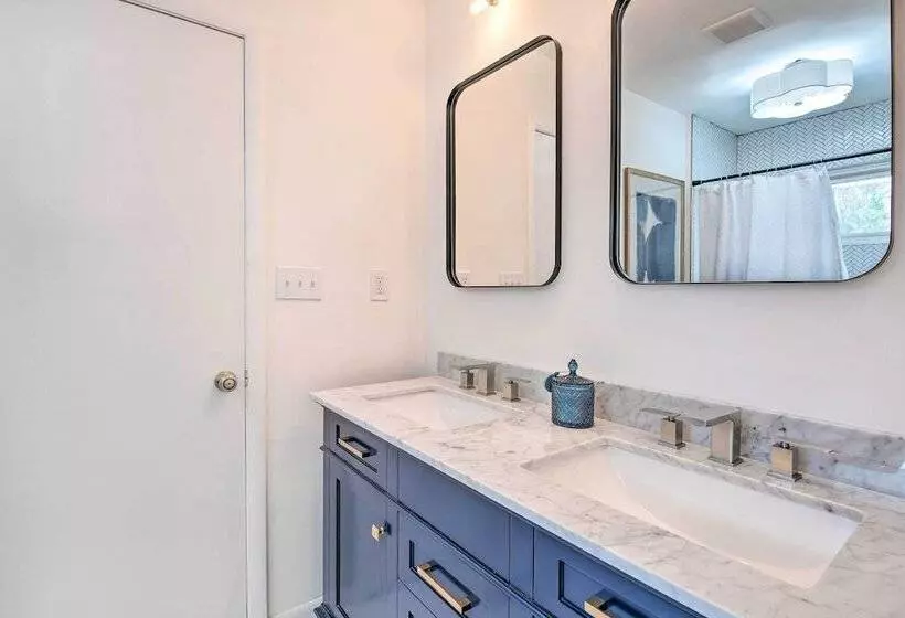 Peaceful Smyrna Home W/ Wood Burning Fire Pit