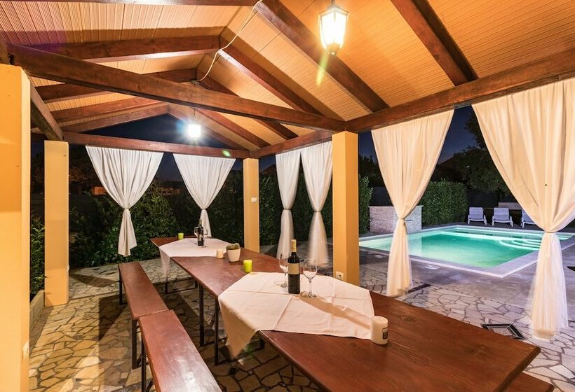 Пансион Apartments Kendel